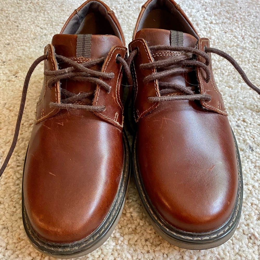 Men’s Clarks dress shoes - Picture 2 of 4